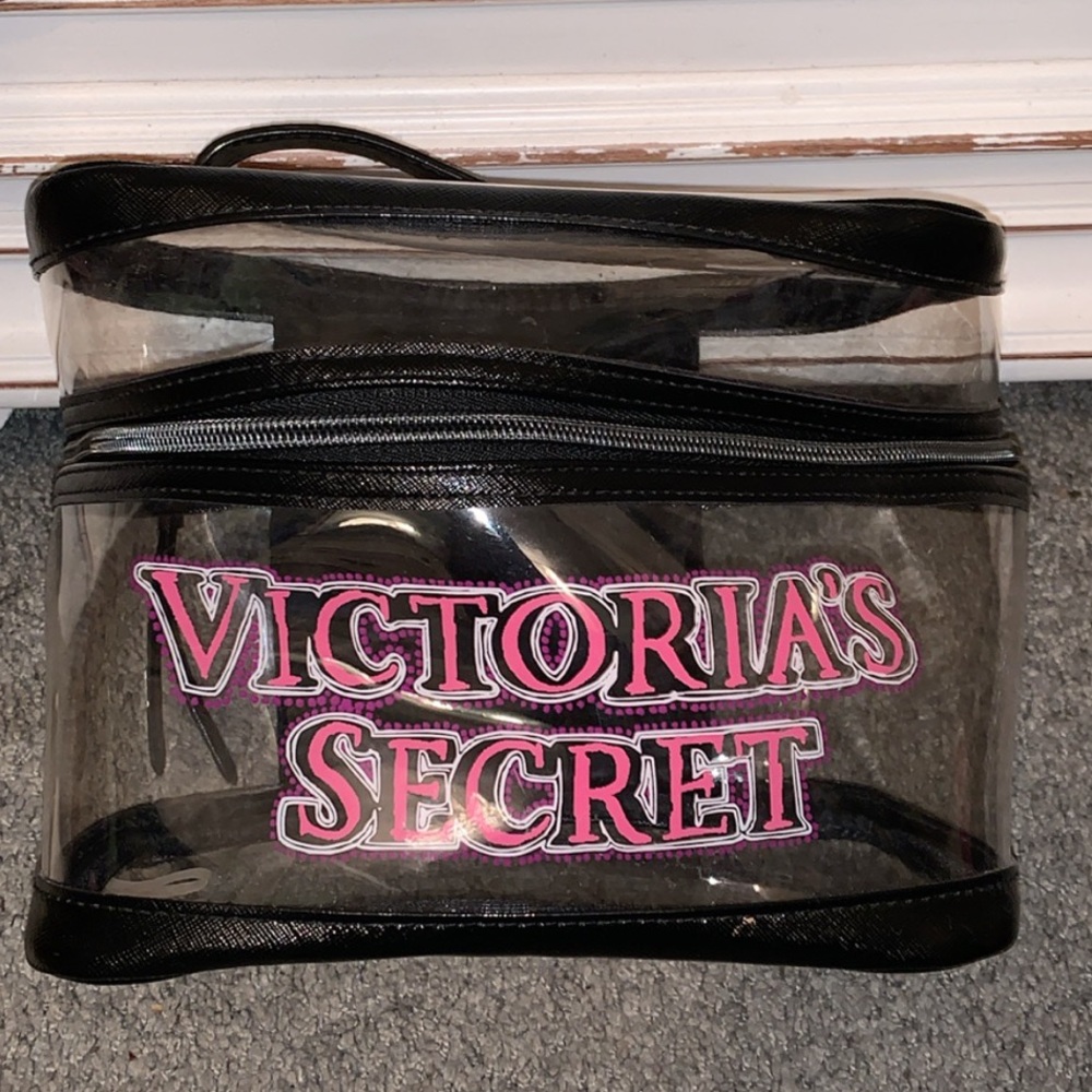 Victoria’s Secret makeup 💄 bags!